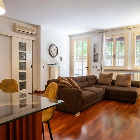 Casa Matilde Piano Terra 100Mq Con Parking E Piscina Apartment แฟร์รารา ภายนอก รูปภาพ